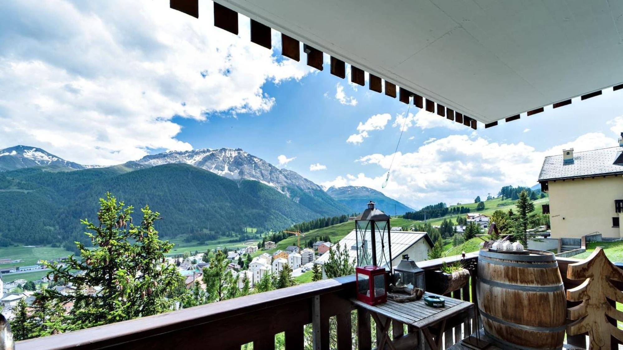 Chesa Flurigna - Zuoz Appartement Buitenkant foto